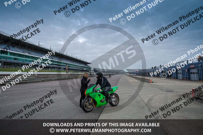 Rockingham no limits trackday;enduro digital images;event digital images;eventdigitalimages;no limits trackdays;peter wileman photography;racing digital images;rockingham raceway northamptonshire;rockingham trackday photographs;trackday digital images;trackday photos